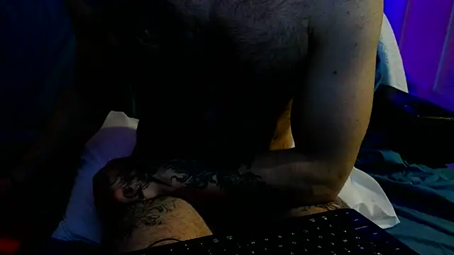 Luv2SuckBWC92 webcam