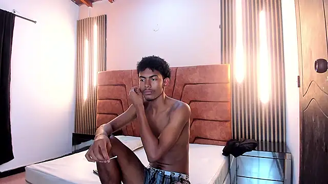 fykmor_1 (M twink) - pre cum
