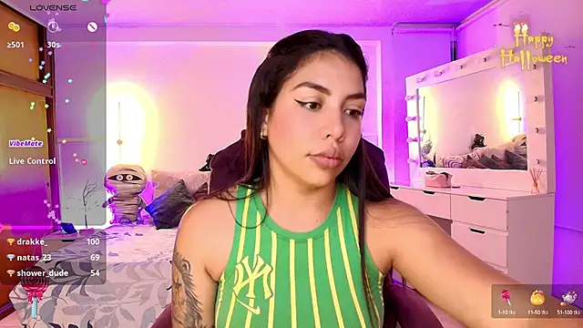 kloe28 (F young) - topless with clips