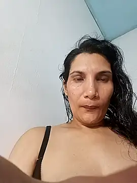 nathy25 (F milf) - Put two fingers in my pussy