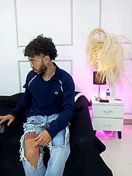 Violet_and_Paul webcam
