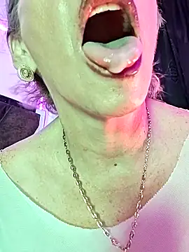 lossexycacha (G mature) - Wet my pussy with your vibrations