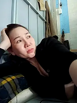 ana_love2000 (F milf) - Let bb cum a lot so bb