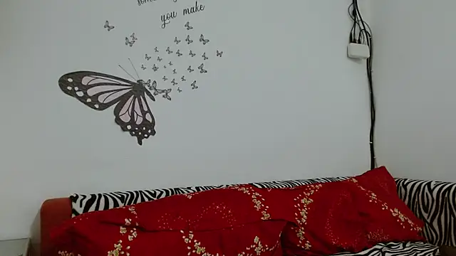 LadyHellene webcam