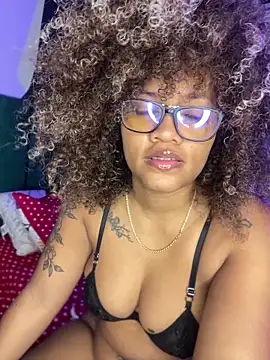riri_brunnete webcam
