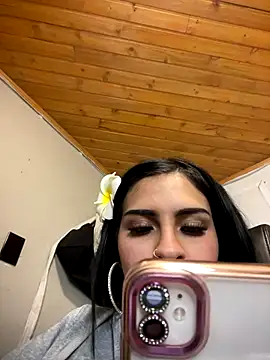Hilary_pinkk