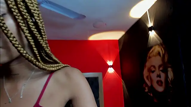 YayaHilton