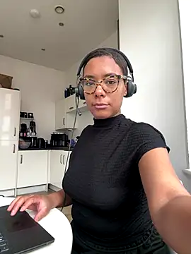 Melia_Rayne
