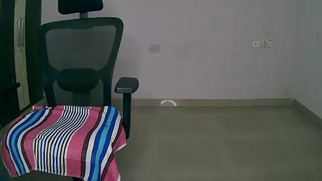Khwaish26 webcam