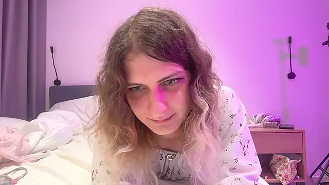 AlicePinkhead webcam