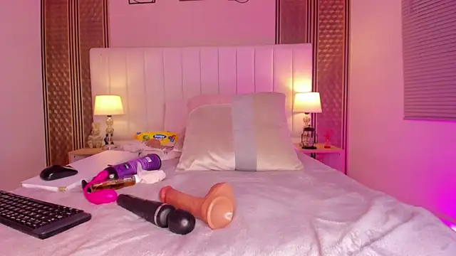 zoe_sky_ webcam
