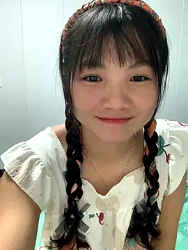 Emlyly-18 webcam