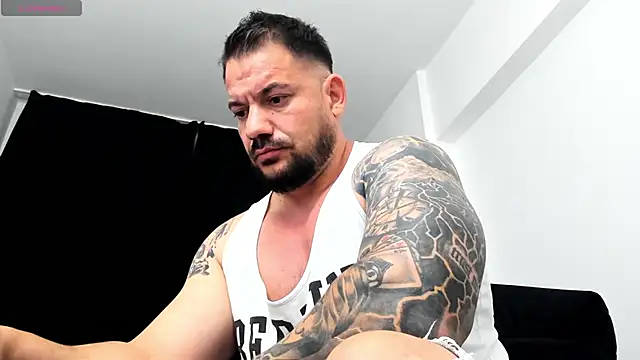 musclemonster31 (Ask my age) - cum show