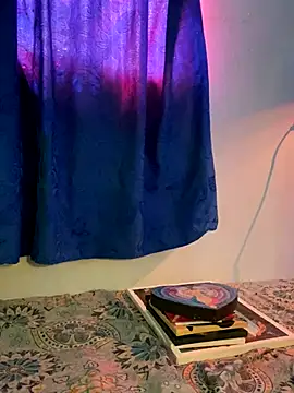 LiliJones_ webcam