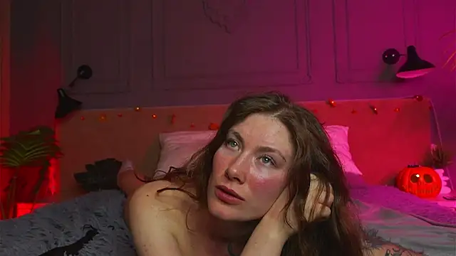 Liv_Fay webcam