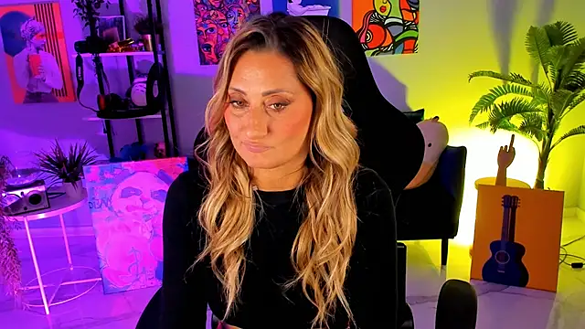 SarahAlluring webcam
