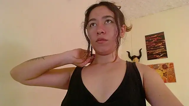 Maam_Ine webcam