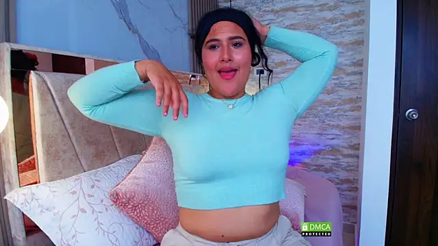 luna_jonezz webcam