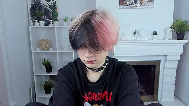 justin_care (M twink) - Jerk off+Nipple clamps