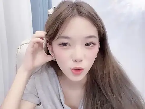 tyting-214 (F young) - 被嘴耽误的颜值主播