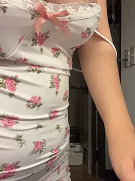 thao_sexy (F teen) - help the baby😭