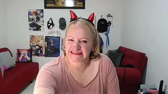 emperabigbootybigass - Emperabigbootybigass's free webcam