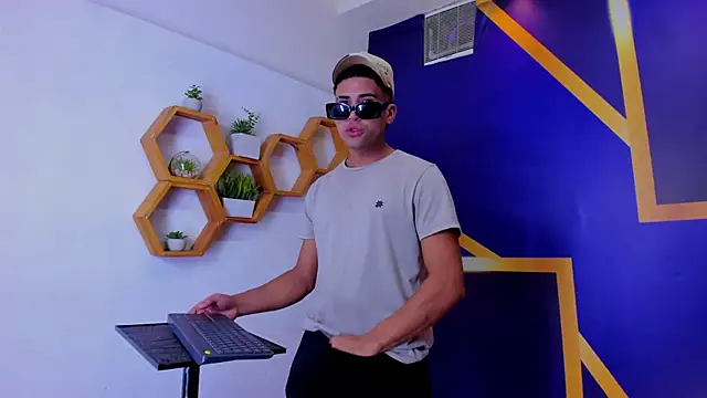 Play_boys_Hot2