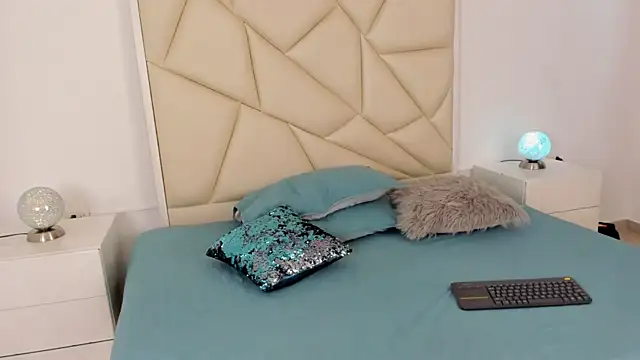 MelodyNahomi webcam