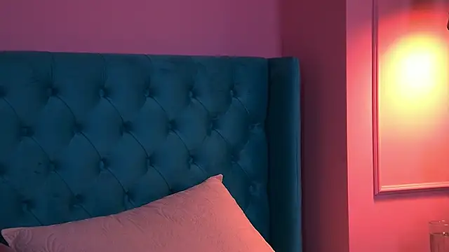 TaliaMorenne webcam