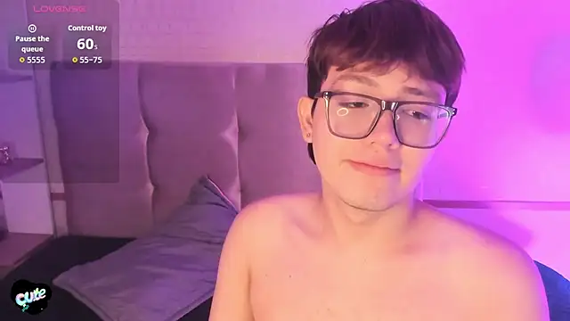 Boy2Boy_Aheat webcam