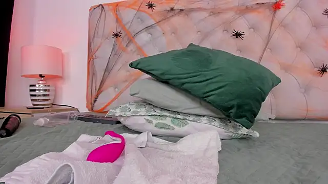 KristalFoxx webcam