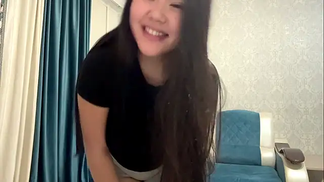 AYPRILPURE webcam