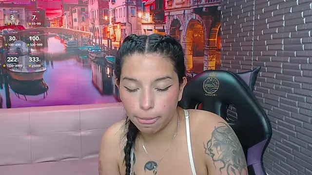 Small_naughty_ webcam