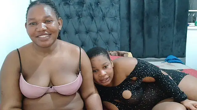 Mia-CharmsX webcam