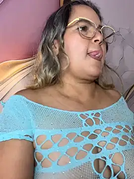 Lucy_Milf_474 webcam