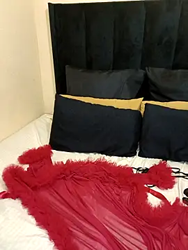 Lusty_N_Busty webcam