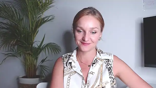AliciaDesire webcam