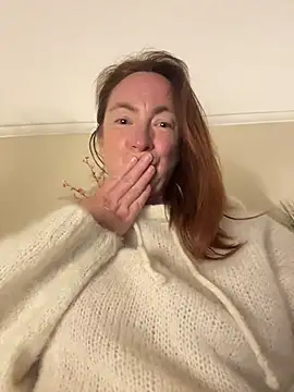 louisetswing (F milf) - Oil my Tits