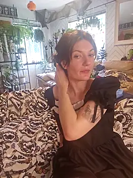 YourFavCanadianMILF webcam