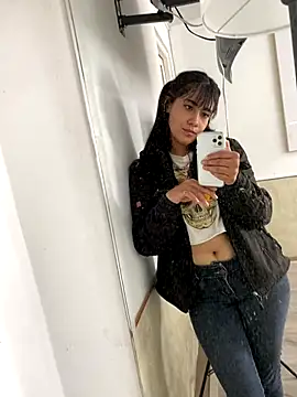 LunaMartinez_Pink webcam
