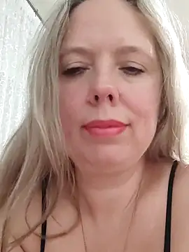 Irina3718 webcam