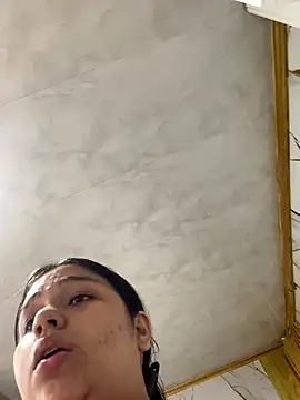 emmamilk20 (F teen) - Milk In face  💦