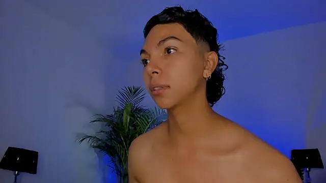 xhenisa_ webcam