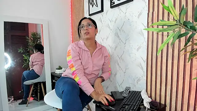 AnnaArela webcam