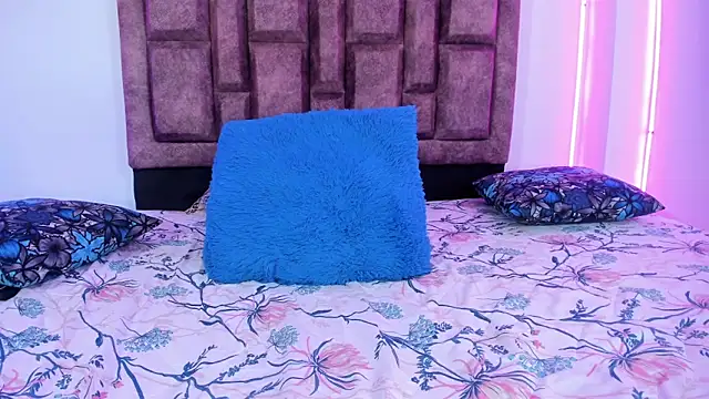 NaughtyAnaa