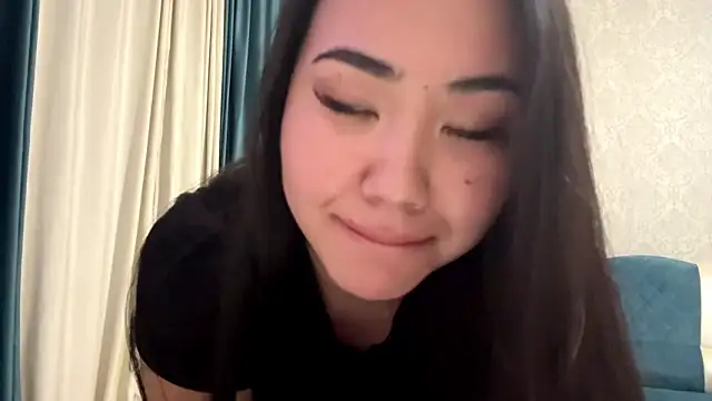 AYPRILPURE webcam