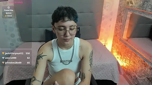 emahills__axelrose webcam