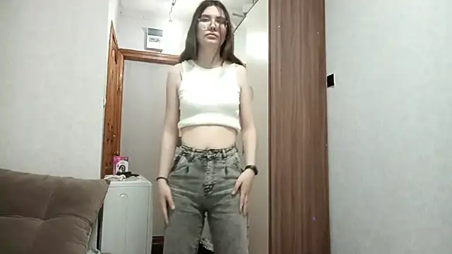 StacyMillerBom webcam