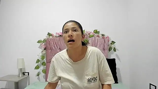 ivy_moon05 webcam