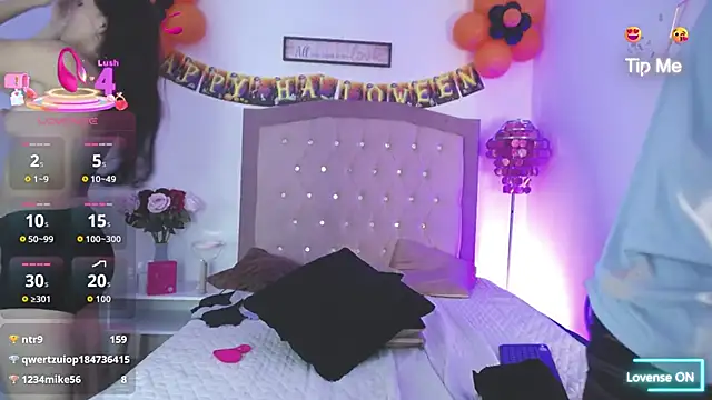 AmelieAndAce webcam